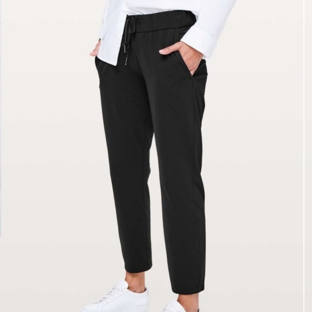 🍋 Lululemon On The Fly 7/8 Crop Pant Size 8, Black, EUC